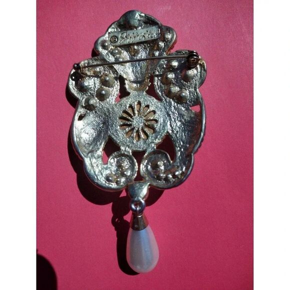 Vintage Signed Jeff Lieb 1980s Brooch Pearl Drop Purple Cabochon Gold Tone Glam - Picture 2 of 2